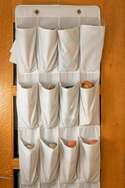 Door hanging shoe rack