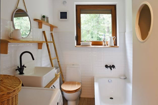 Small Bathroom Featured (1)
