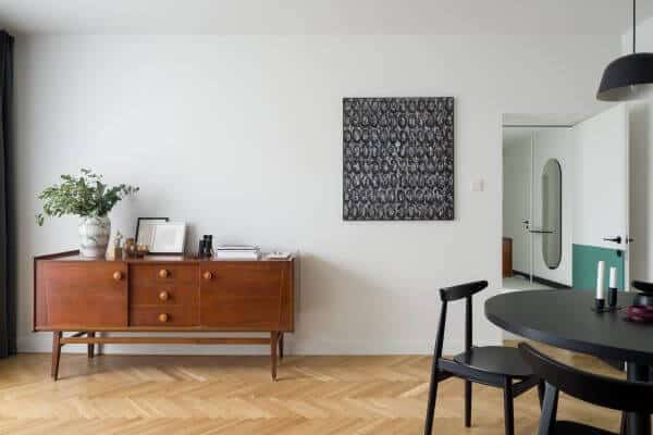 Styling Your Sideboard: Vintage, Retro And Antique Ideas 3 Adding mid century modern furniture into your dining room can give it a fresh new look